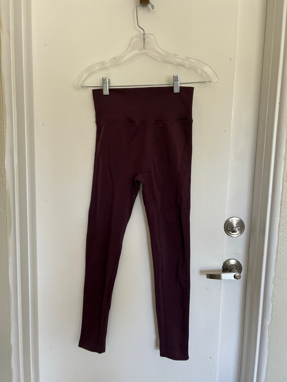 High-Waist Leggings in Burgundy Wine